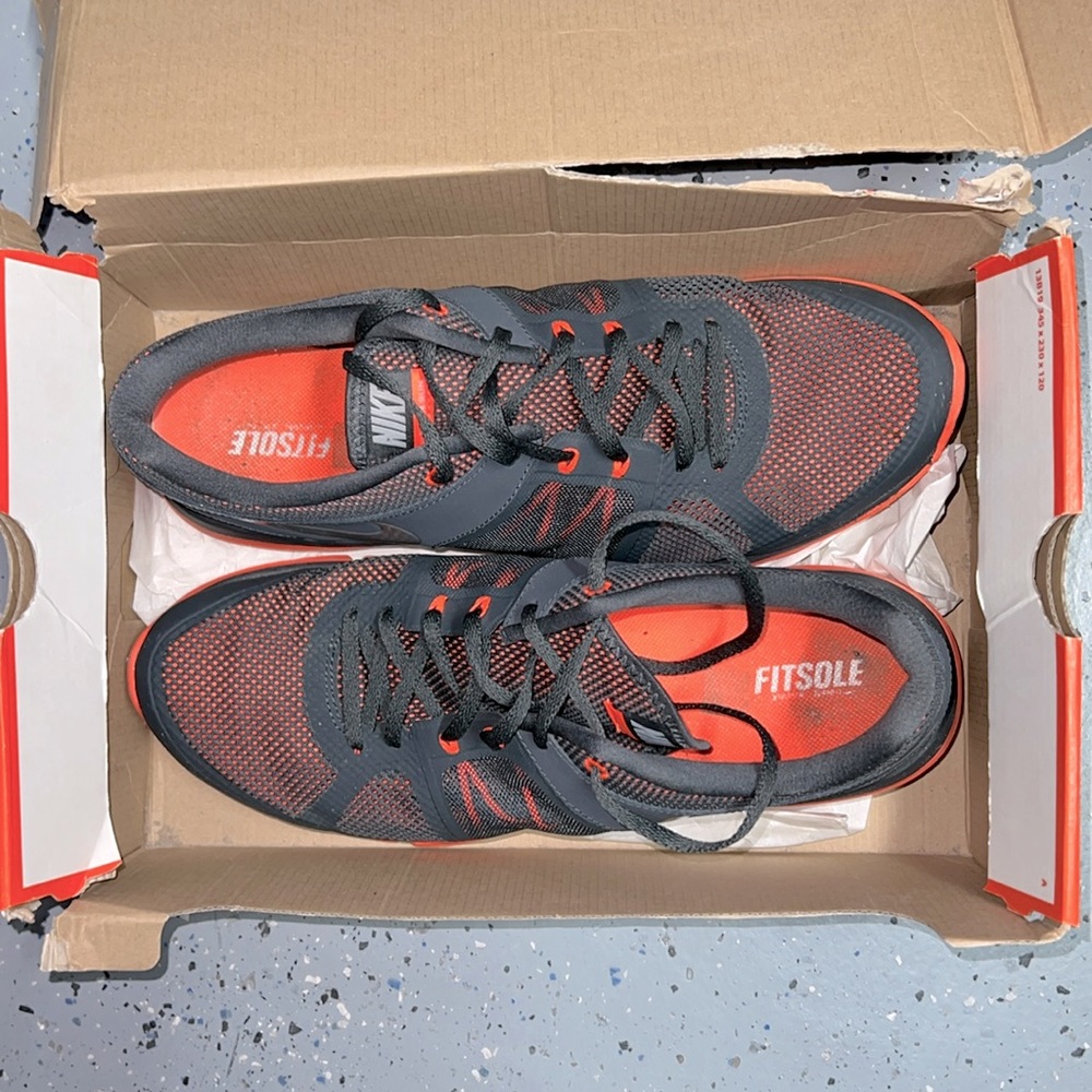 MENS Nike Flex 2014 RN Tennis Shoes in box!